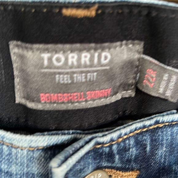 Torrid Jeans Feel the Fit Bombshell Skinny High Rise Premium Stretch 22R New - Picture 8 of 14